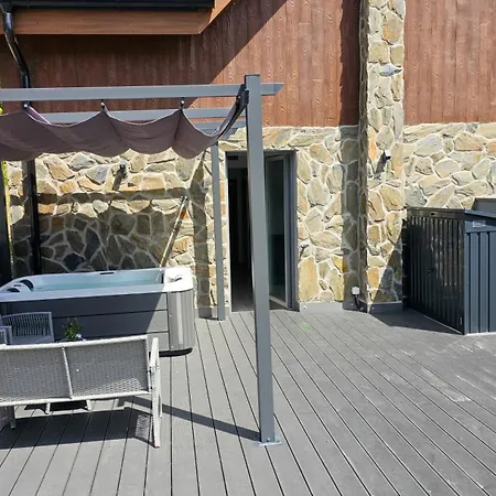 Aparts4u - Kras C209 Z Prywatnym Jacuzzi I Tarasem * Sklářská Poruba