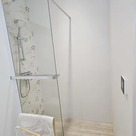 Aparts4u - Kras C209 Z Prywatnym Jacuzzi I Tarasem
